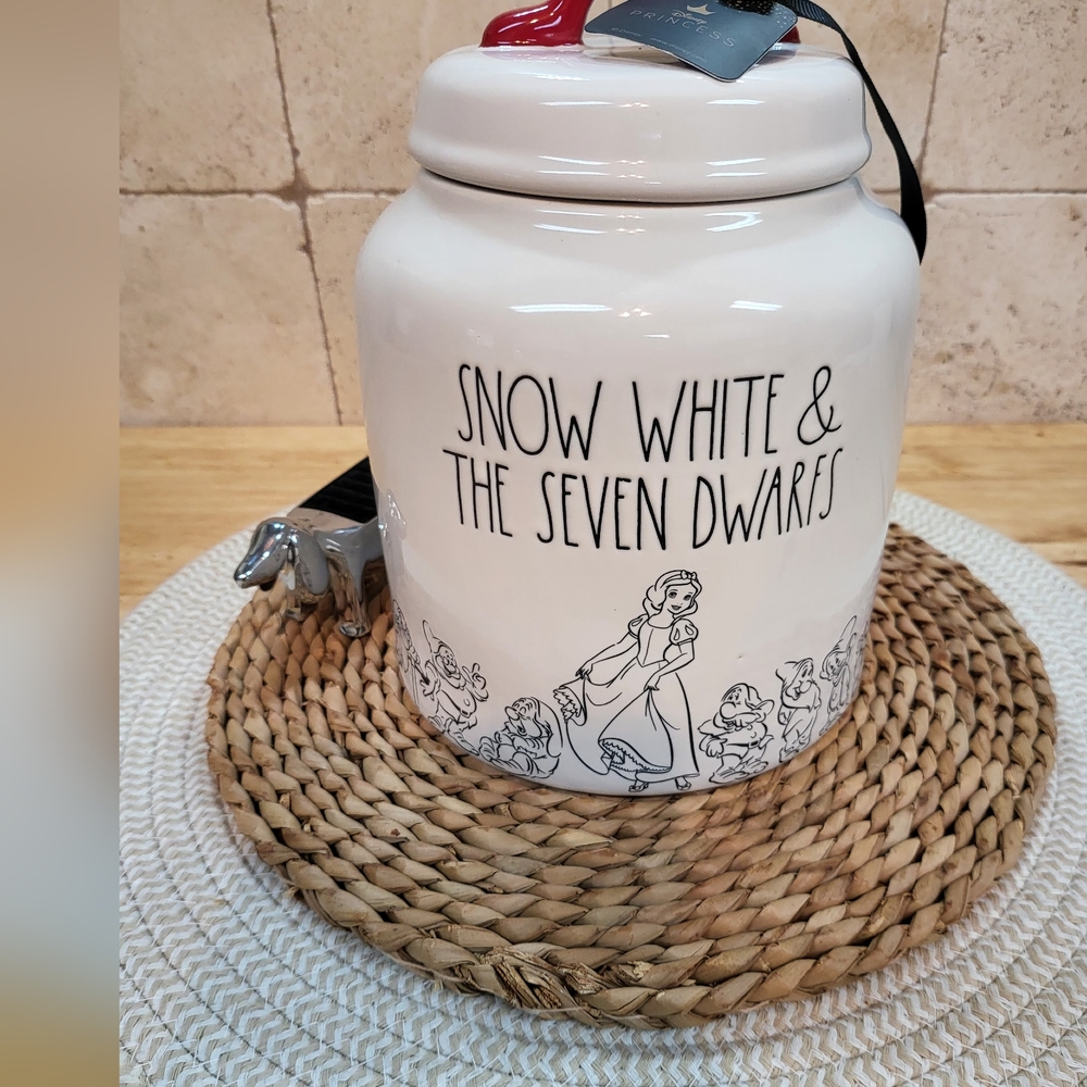 Snow White and the Seven Dwarfs Rae Dunn Cookie Jar